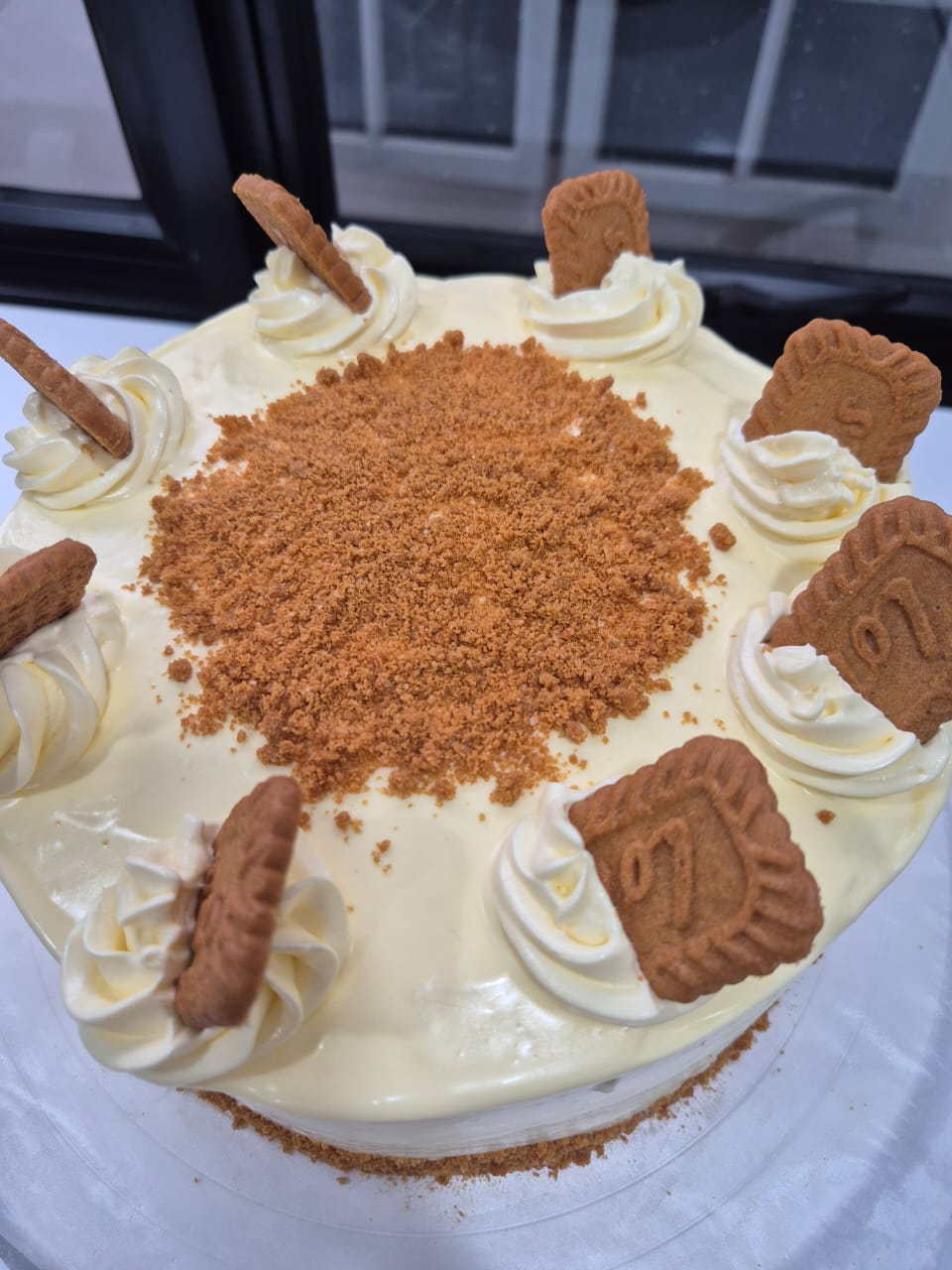 Biscoff Slice Cake